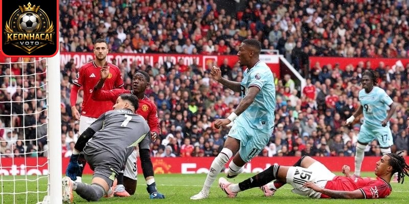 MU: hỗn loạn quyền lực và cuộc chiến ngầm trong phòng thay đồ
