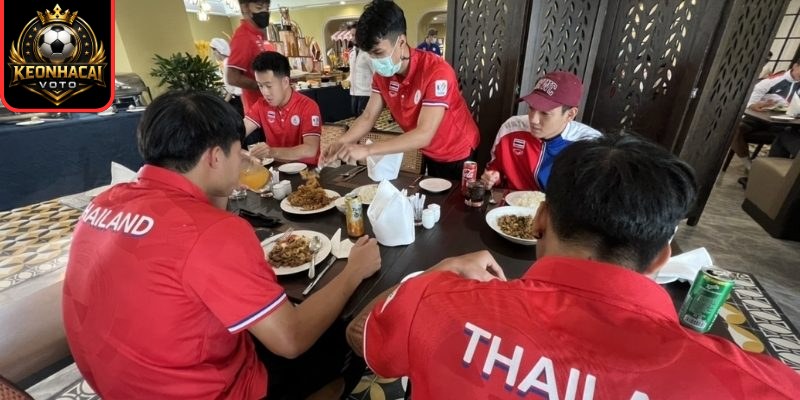 U23 Thái Lan vui vẻ dự tiệc, cười đùa sau thất bại nặng nề tại giải U23 châu Á 2 Bữa tiệc gây tranh cãi và phản ứng của dư luận
